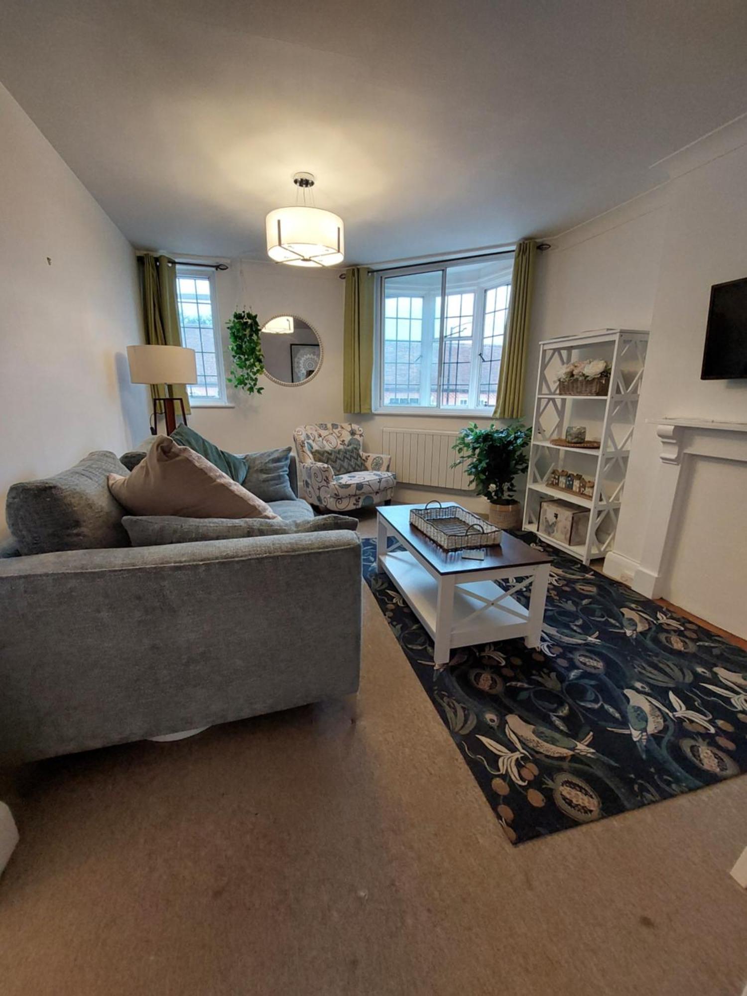 The Gallery Appartment With Parking Stratford-upon-Avon Bagian luar foto